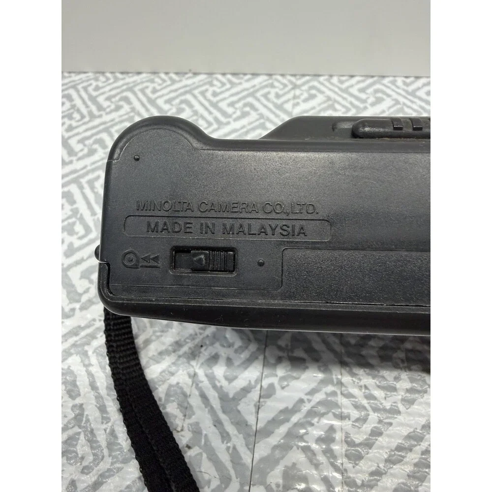 Vtg Minolta Freedom 50 35mm Film Camera Black FOR PARTS OR REPAIR As Is